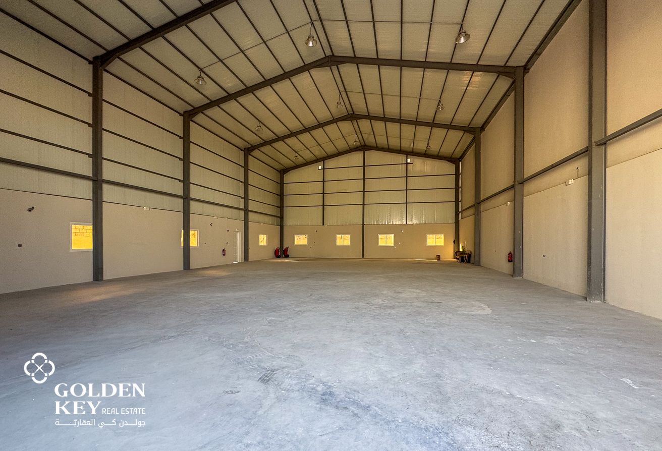Convenient Warehouse+Labor Camp | Birkat Al Awamer