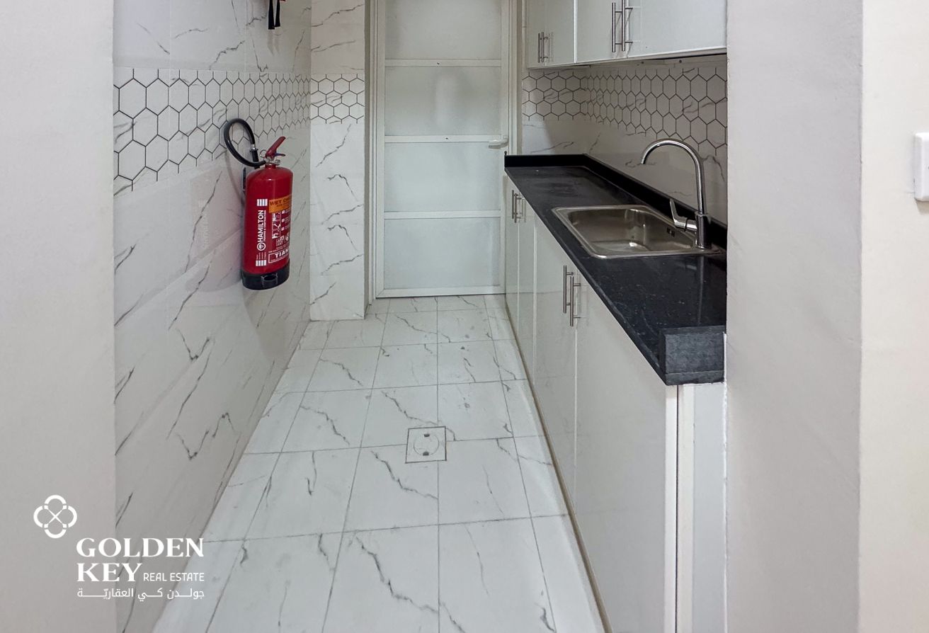 Convenient Warehouse+Labor Camp | Birkat Al Awamer