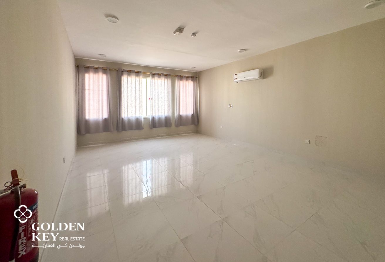 Convenient Warehouse+Labor Camp | Birkat Al Awamer