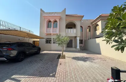 Villa - 4 Bedrooms - 5 Bathrooms for rent in Al Duhail South - Al Duhail - Doha
