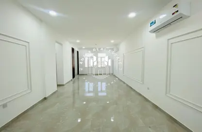 شقة - 2 غرف نوم - 2 حمامات للايجار في شارع العزيزة - العزيزية - الدوحة