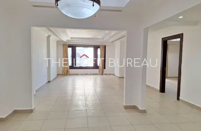 Apartment - 1 Bedroom - 2 Bathrooms for sale in East Porto Drive - Porto Arabia - The Pearl Island - Doha