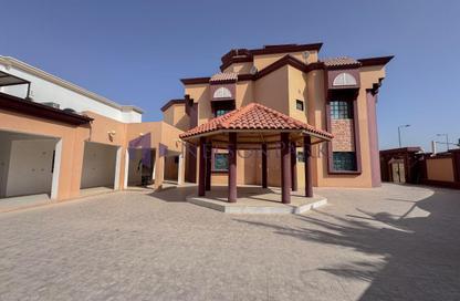 Villa - 4 Bedrooms - 7 Bathrooms for rent in Al Maamoura - Al Maamoura - Doha
