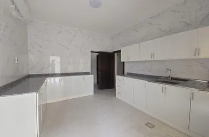 Villa - 3 Bedrooms - 3 Bathrooms for rent in Mamoura 18 - Al Maamoura - Doha