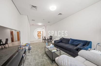 Apartment - 1 Bedroom - 2 Bathrooms for rent in Zig Zag Tower B - Zig Zag Towers - West Bay - Doha