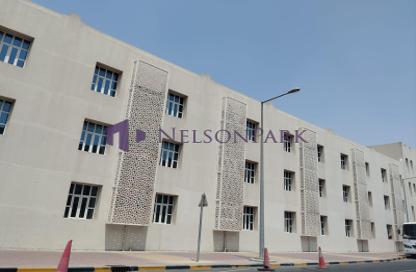 Staff Accommodation - Studio - 7+ Bathrooms for rent in Barwa City - Mesaimeer - Doha