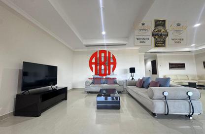Apartment - 2 Bedrooms - 3 Bathrooms for rent in East Porto Drive - Porto Arabia - The Pearl Island - Doha
