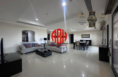 Apartment - 2 Bedrooms - 3 Bathrooms for rent in East Porto Drive - Porto Arabia - The Pearl Island - Doha