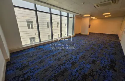 مساحات مكتبية - 6 غرف نوم - 2 حمامات للايجار في شارع انس - فريج بن محمود الشمالي - فريج بن محمود - الدوحة