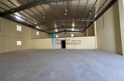 Warehouse - Studio - 4 Bathrooms for rent in East Industrial Street - Birkat Al Awamer - Al Wakra