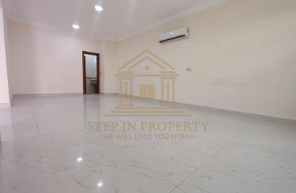 Villa - 4 Bedrooms - 4 Bathrooms for rent in Souk Al gharaffa - Al Gharrafa - Doha