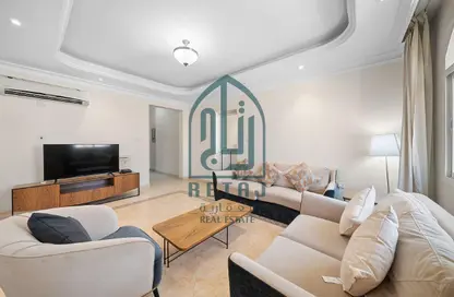 Apartment - 2 Bedrooms - 2 Bathrooms for rent in Al Sadd Road - Al Sadd - Doha