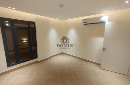 Apartment - 2 Bedrooms - 2 Bathrooms for rent in Al Nasr Street - Al Nasr - Doha