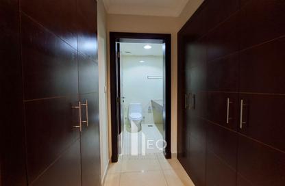 Apartment - 1 Bedroom - 2 Bathrooms for rent in West Porto Drive - Porto Arabia - The Pearl Island - Doha
