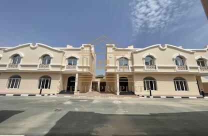 مجمع سكني - 6 غرف نوم - 5 حمامات للايجار في أم صلال علي - أم صلال على - الدوحة