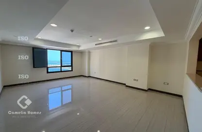 Apartment - 1 Bedroom - 2 Bathrooms for rent in East Porto Drive - Porto Arabia - The Pearl Island - Doha