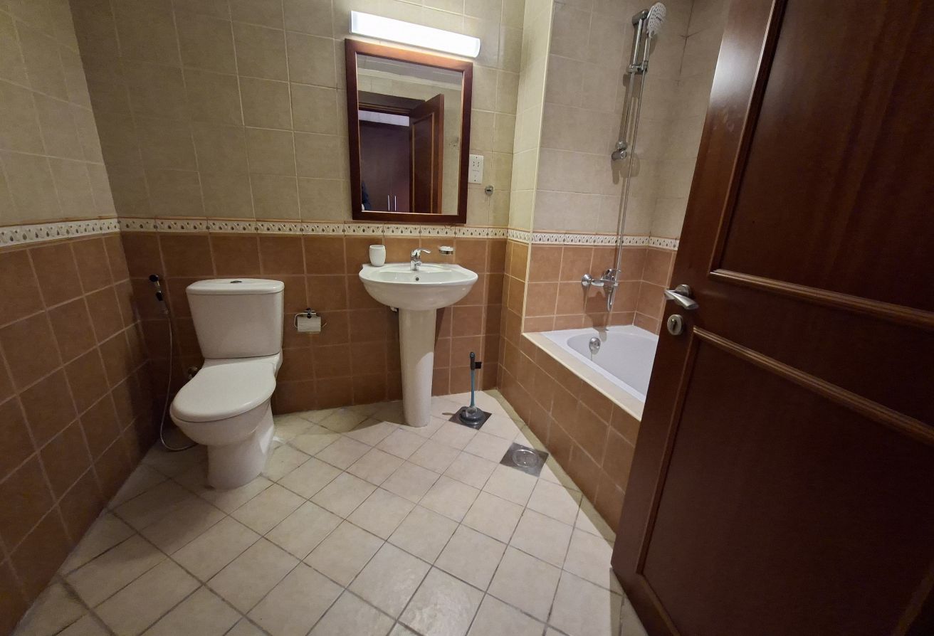 Prime 1BHK for Rent in Porto Arabia, The Pearl thumbnail 11