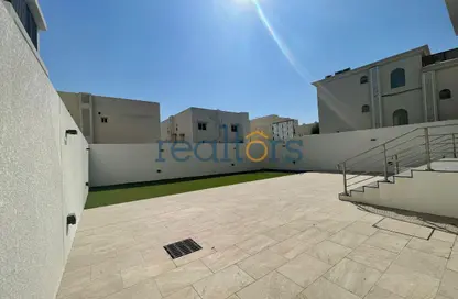 Villa - 6 Bedrooms - 7 Bathrooms for rent in Izghawa - Izghawa - Doha