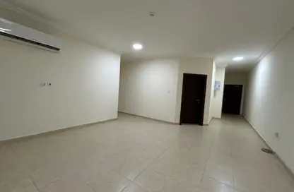 Apartment - 3 Bedrooms - 2 Bathrooms for rent in Salaja Street - Doha Al Jadeed - Doha
