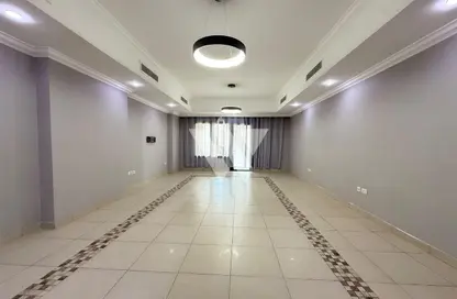 Apartment - 1 Bedroom - 2 Bathrooms for rent in East Porto Drive - Porto Arabia - The Pearl Island - Doha Apartment - 1 Bedroom - 2 Bathrooms for rent in East Porto Drive - Porto Arabia - The Pearl Island - Doha