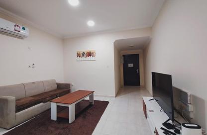 Apartment - 1 Bedroom - 1 Bathroom for rent in Umm Ghwailina Comm - Umm Ghuwalina - Umm Ghuwailina - Doha Apartment - 1 Bedroom - 1 Bathroom for rent in Umm Ghwailina Comm - Umm Ghuwalina - Umm Ghuwailina - Doha