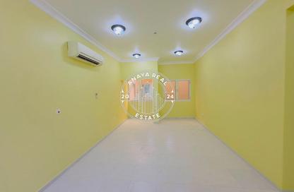 Apartment - 3 Bedrooms - 2 Bathrooms for rent in Al Mansoura - Al Mansoura - Doha