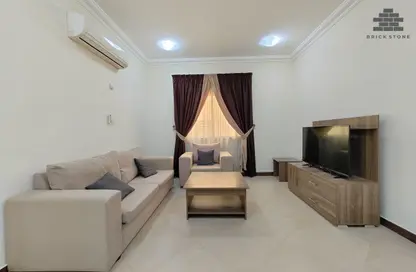 Apartment - 1 Bedroom - 1 Bathroom for rent in Umm Ghwailina Comm - Umm Ghuwalina - Umm Ghuwailina - Doha