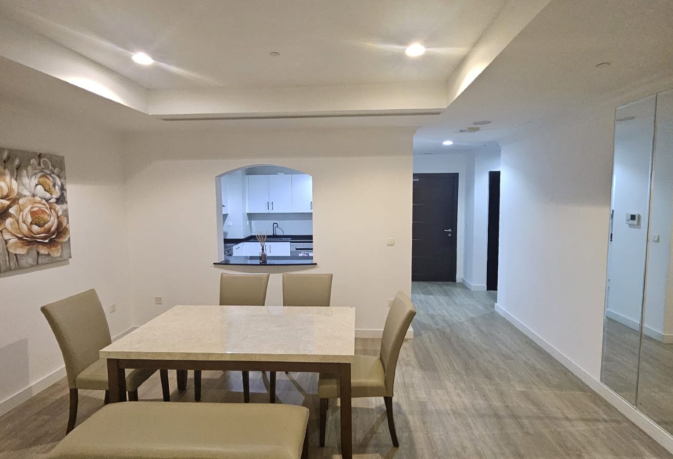 LUXURIOUS FF 1 BEDROOM APARTMENT IN HEART OF PEARL thumbnail 7