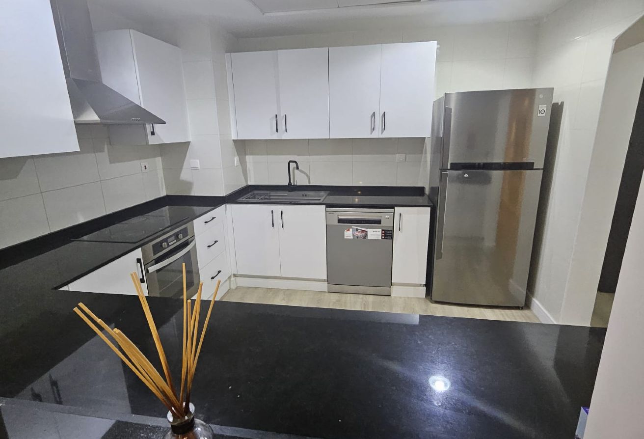 LUXURIOUS FF 1 BEDROOM APARTMENT IN HEART OF PEARL thumbnail 10