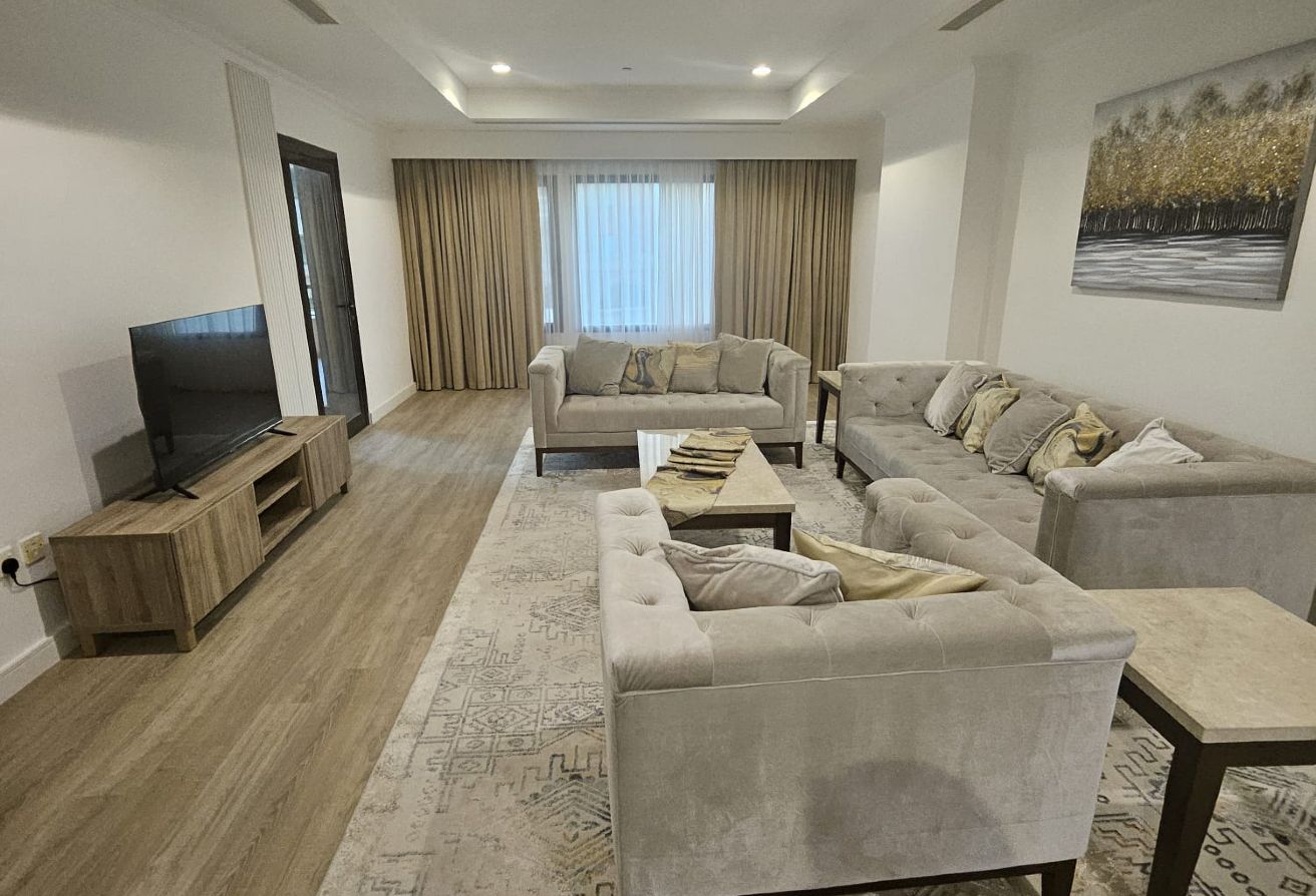 LUXURIOUS FF 1 BEDROOM APARTMENT IN HEART OF PEARL thumbnail 8