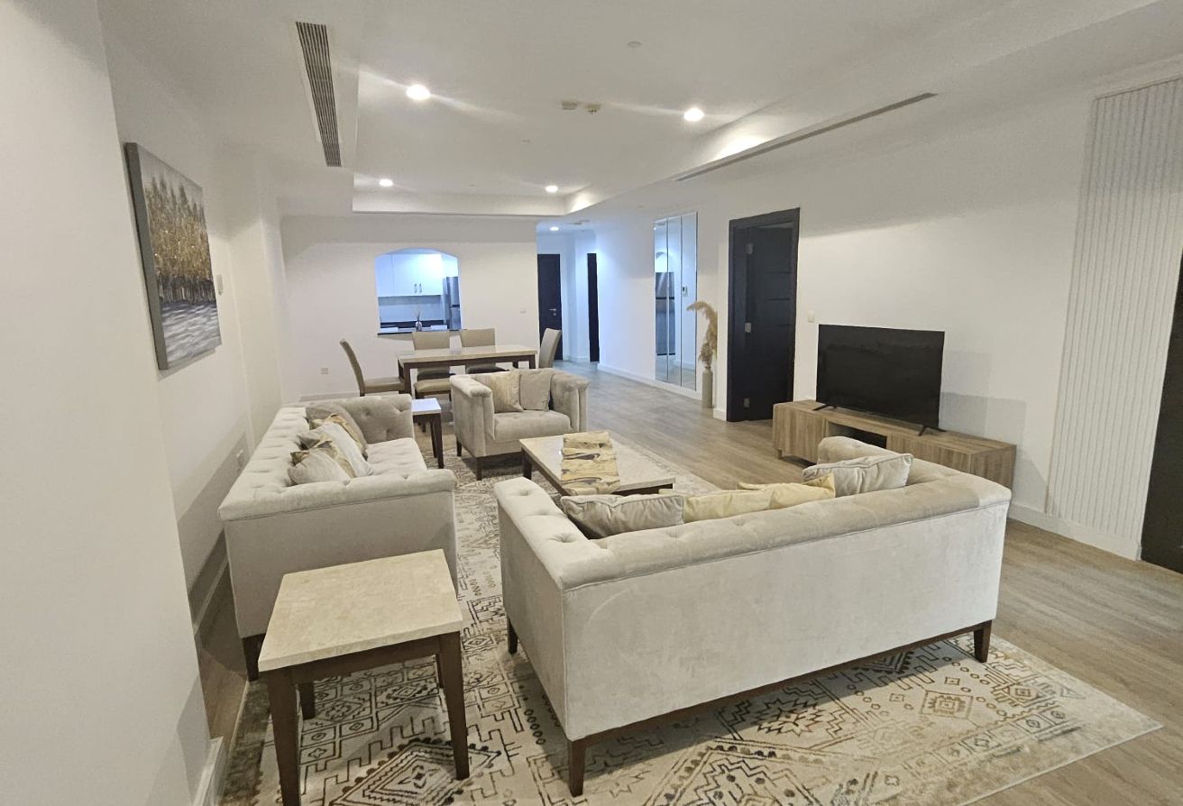 LUXURIOUS FF 1 BEDROOM APARTMENT IN HEART OF PEARL thumbnail 6