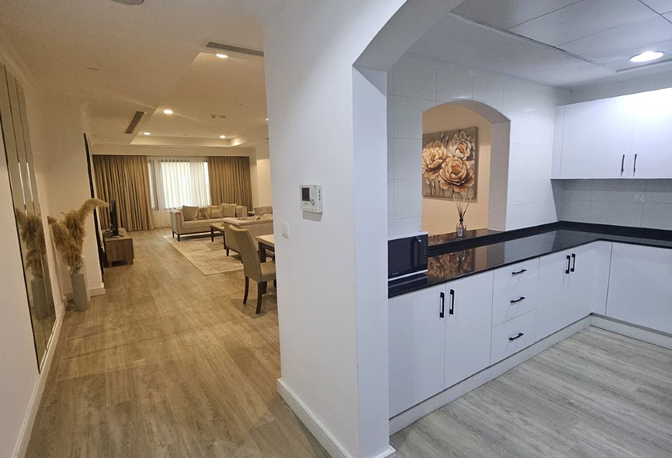 LUXURIOUS FF 1 BEDROOM APARTMENT IN HEART OF PEARL thumbnail 9