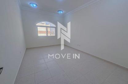 Apartment - 5 Bedrooms - 5 Bathrooms for rent in Ain Khaled Villas - Ain Khaled - Doha