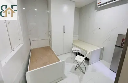 Apartment - Studio - 1 Bathroom for rent in Umm Ghuwailina 4 - Umm Ghuwailina - Doha