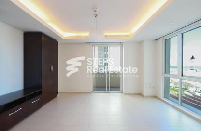 Apartment - Studio - 1 Bathroom for rent in Viva West - Viva Bahriyah - The Pearl Island - Doha