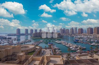 Apartment - 1 Bedroom - 2 Bathrooms for rent in Tower 22 - Porto Arabia - The Pearl Island - Doha