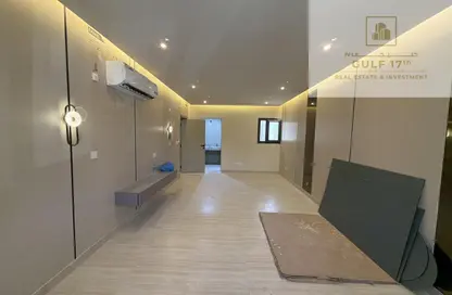 Villa - 5 Bedrooms - 5 Bathrooms for sale in Izghawa - Izghawa - Doha