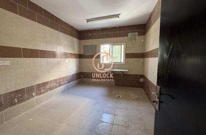 Labor Camp - Studio - 1 Bathroom for rent in Industrial Area 4 - Industrial Area - Industrial Area - Doha