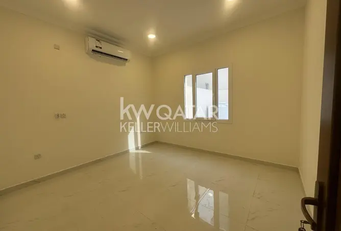 63643731 - Property Image 2