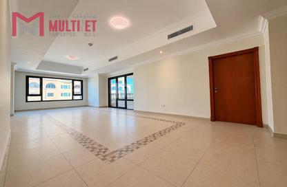 Apartment - 1 Bedroom - 2 Bathrooms for rent in West Porto Drive - Porto Arabia - The Pearl Island - Doha Apartment - 1 Bedroom - 2 Bathrooms for rent in West Porto Drive - Porto Arabia - The Pearl Island - Doha