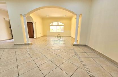 Compound - 3 Bedrooms - 3 Bathrooms for rent in Muraikh - AlMuraikh - Doha
