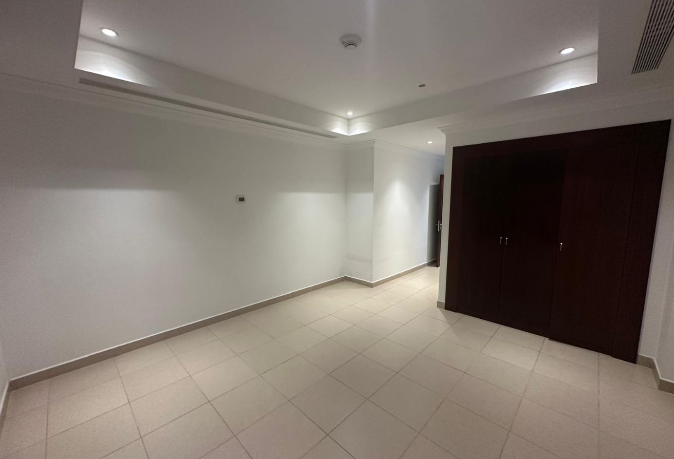 Spacious 2BHK+Maid | 226 SQM | 2.2M | Porto Arabia thumbnail 7