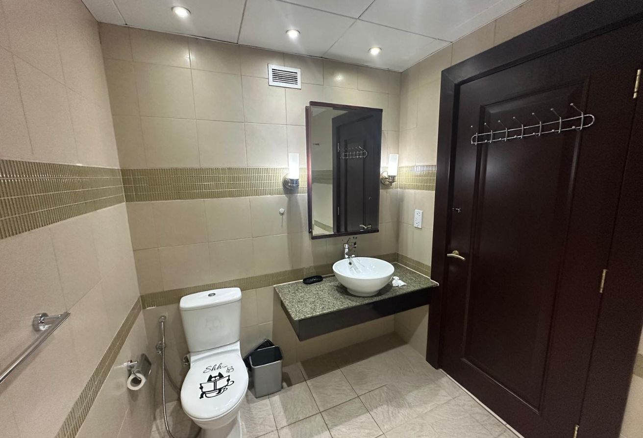 Spacious 2BHK+Maid | 226 SQM | 2.2M | Porto Arabia thumbnail 3