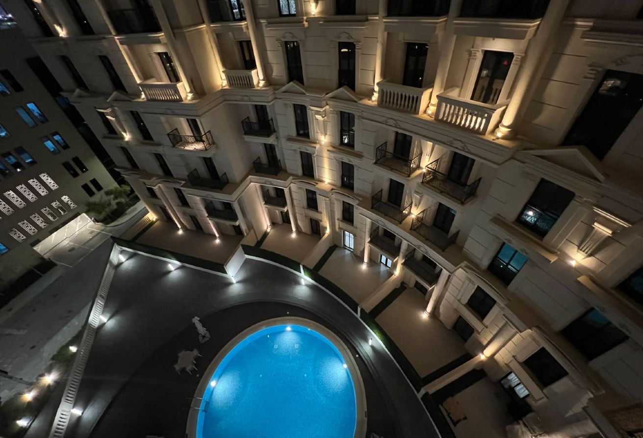 Luxurious One BHK Fully Furnished|With Balcony|
