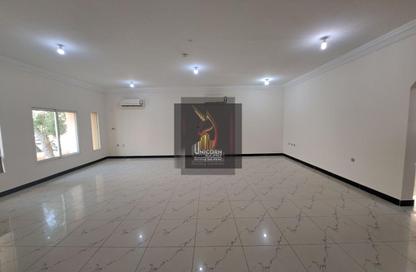Compound - 5 Bedrooms - 4 Bathrooms for rent in Ain Khaled Villas - Ain Khaled - Doha
