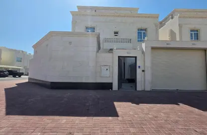 Villa - 7 Bedrooms - 7 Bathrooms for sale in Umm Qarn - Al Daayen