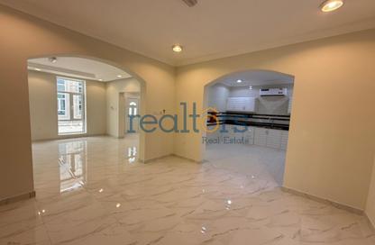 Compound - 4 Bedrooms - 4 Bathrooms for rent in Wadi Al Markh - Muraikh - AlMuraikh - Doha