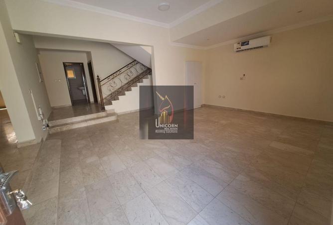 58202000 - Property Image 3