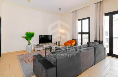 Apartment - 2 Bedrooms - 3 Bathrooms for rent in Carnaval - Qanat Quartier - The Pearl Island - Doha