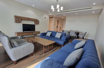 Apartment - 3 Bedrooms - 5 Bathrooms for rent in Floresta Gardens - Floresta Gardens - The Pearl Island - Doha